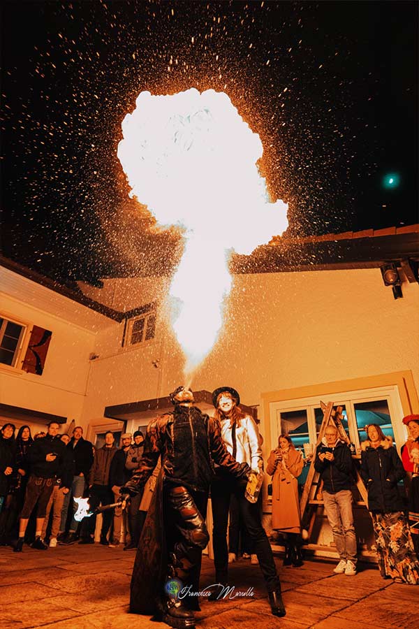 Spectacles cracheur et cracheuse de feu