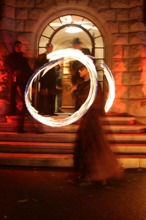 Spectacles cracheur et cracheuse de feu